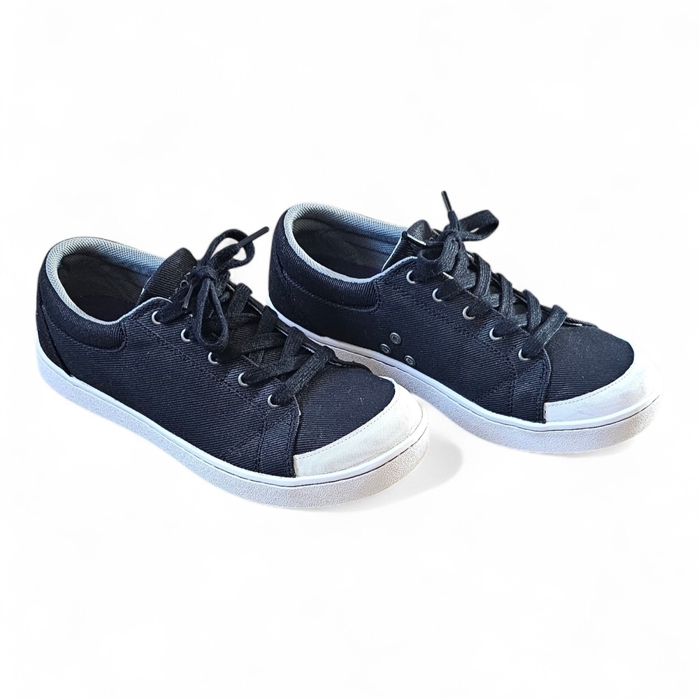 MOZO Maven Women’s Black Non-Slip Canvas Sneakers Size 8.5